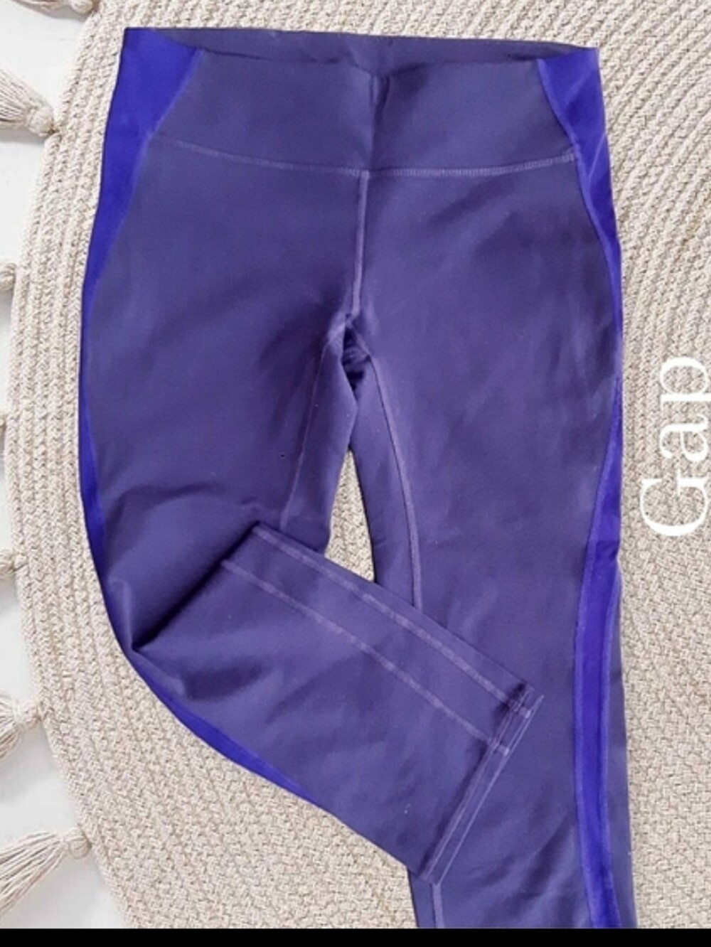 GAP BODY FIT• SIZE SMALL• CAPRI• PURPLE​